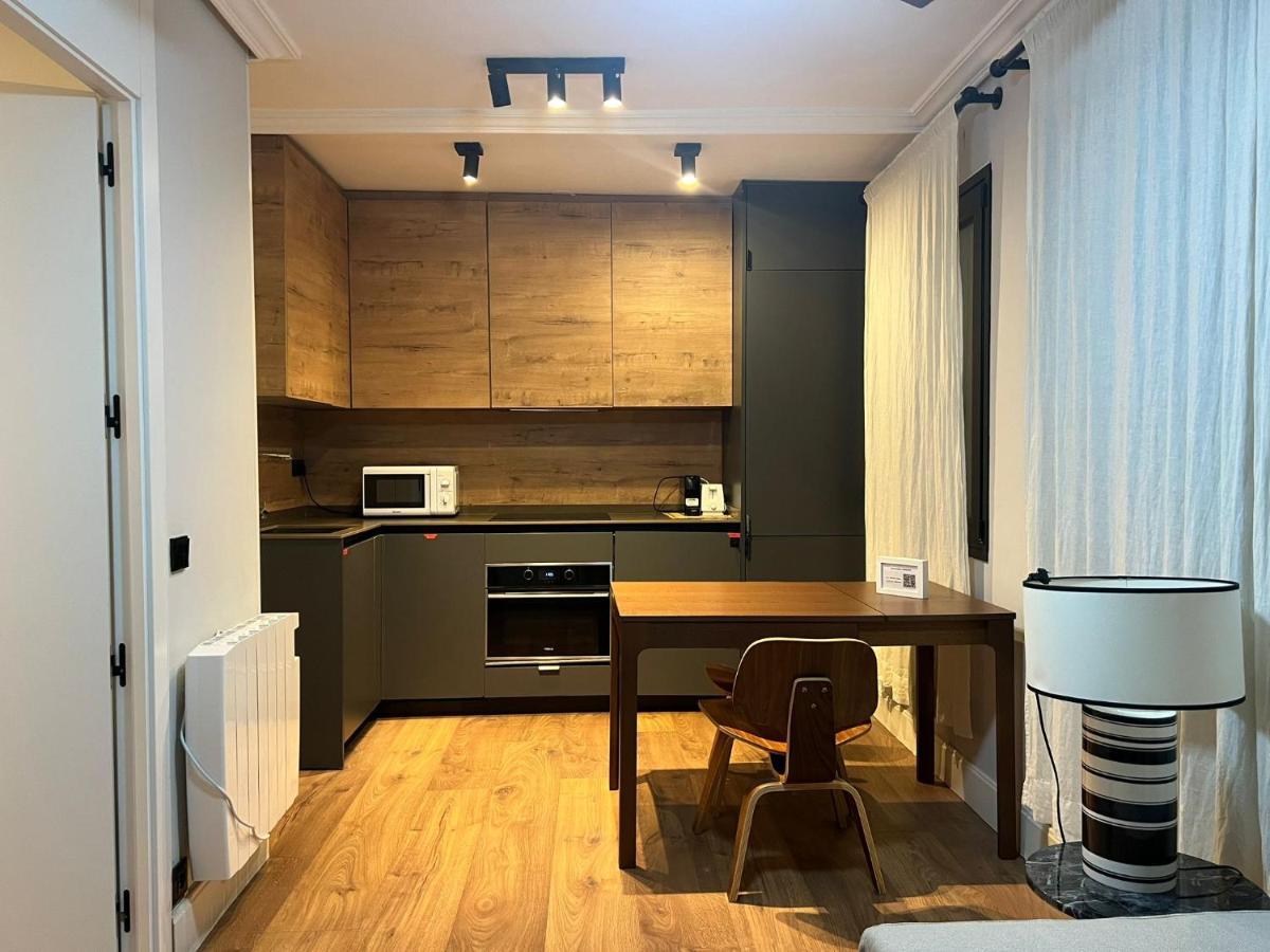 Realbites Accommodations Madrid Exteriör bild