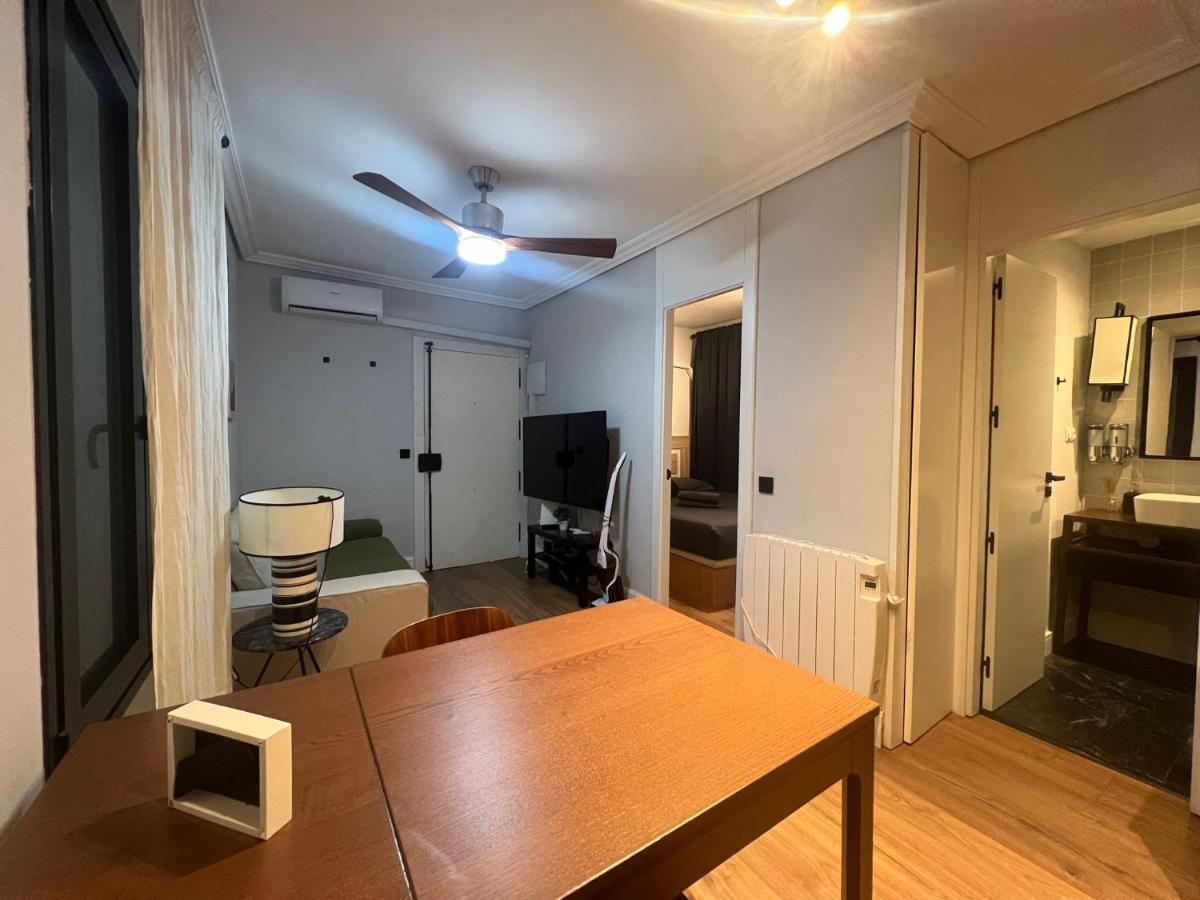 Realbites Accommodations Madrid Exteriör bild